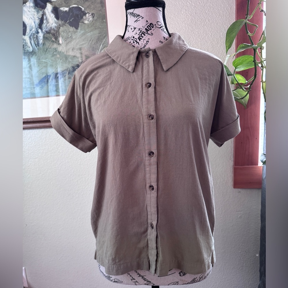 Mod Ref Sage Green Women’s Shirt with Peter Pan Collar